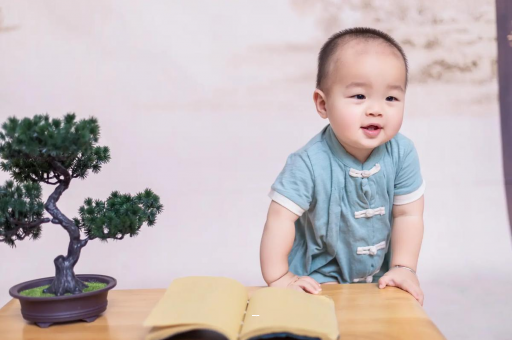 博罗宝宝脸上小白点